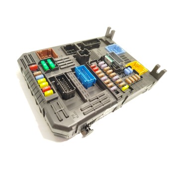 CAJA RELES / FUSIBLES 9830813080 1640712480 28625187