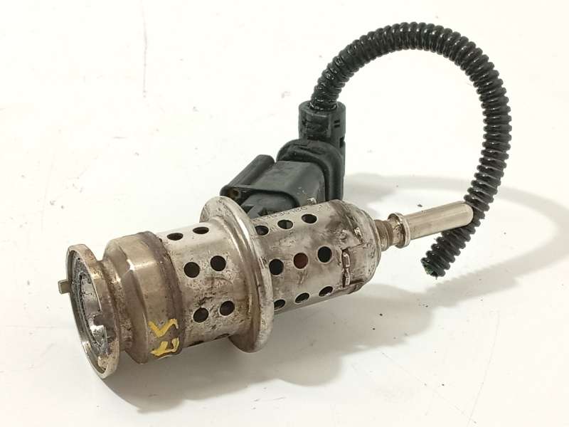 Recambio de inyector para peugeot rifter 1.5 bluehdi 130 referencia OEM IAM 9813930180 2