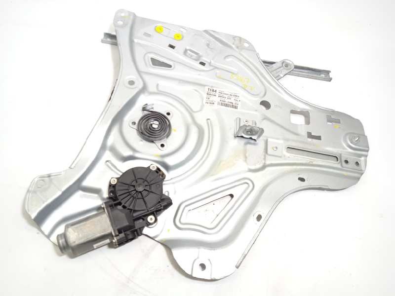 ELEVALUNAS DELANTERO DERECHO 824802Y000 