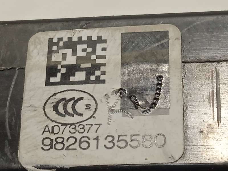 Recambio de cerradura puerta trasera derecha para citroën c4 grand picasso 1.6 blue-hdi fap referencia OEM IAM 9826135580 4