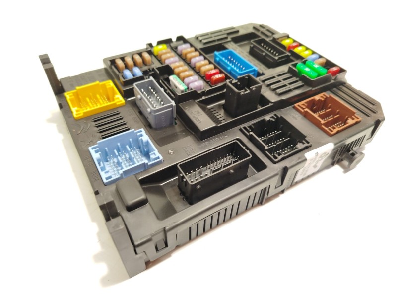 CAJA RELES / FUSIBLES 9855665180 1677607880 28834738