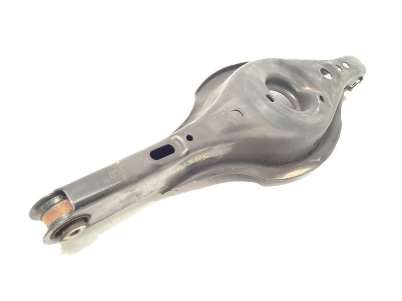 BRAZO SUSPENSION INFERIOR TRASERO DERECHO KD3528300 