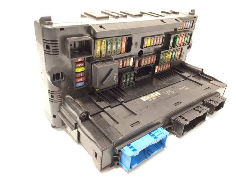 CAJA RELES / FUSIBLES 9252816 