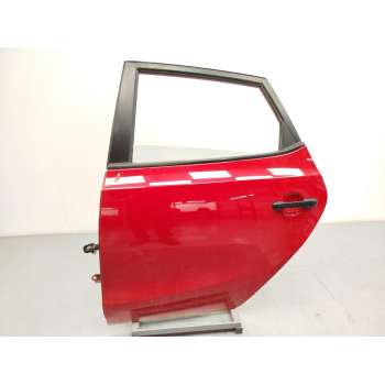 PUERTA TRASERA IZQUIERDA 770032R010 