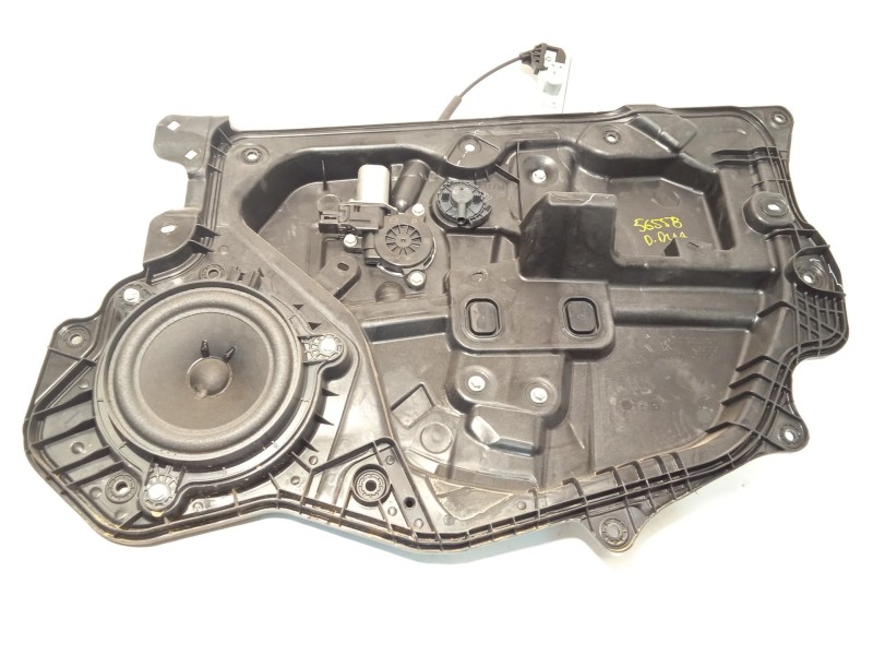 ELEVALUNAS DELANTERO DERECHO KB7W58590 B45C5858X 