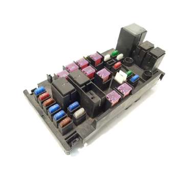 CAJA RELES / FUSIBLES 82241FG030 