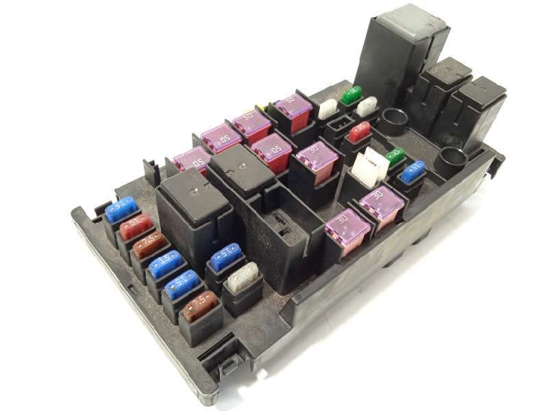 CAJA RELES / FUSIBLES 82241FG030 