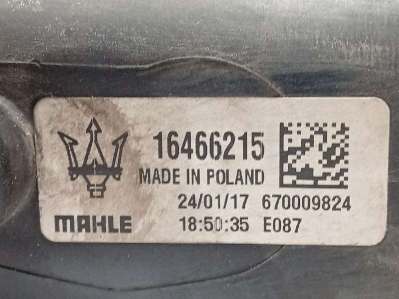 Recambio de radiador aceite para maserati levante suv (m161) 3.0 d q4 referencia OEM IAM 670009824 16460663 16466215 5