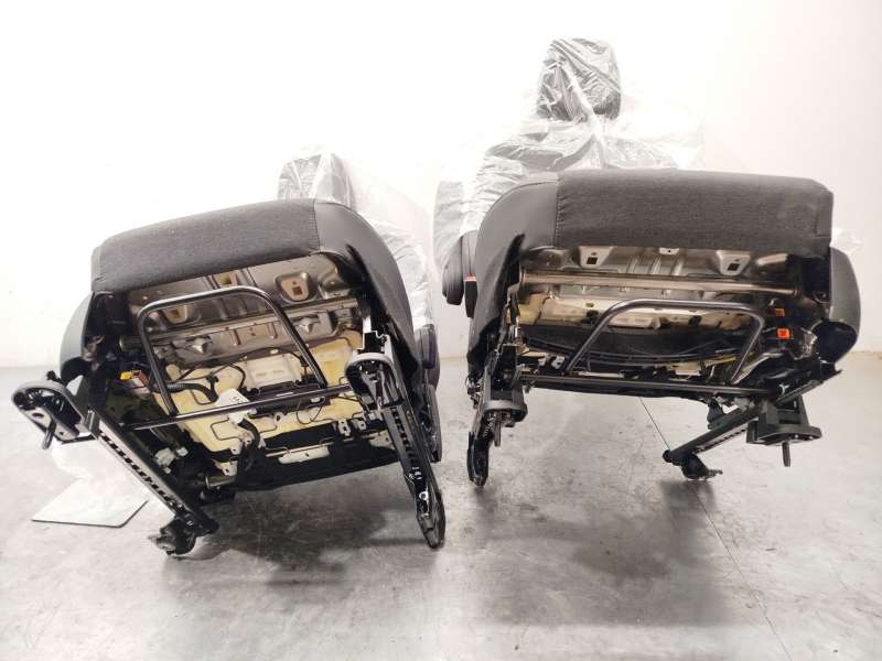 Recambio de juego asientos completo para ford tourneo courier 1.0 ecoboost referencia OEM IAM NOREF - Plata 9