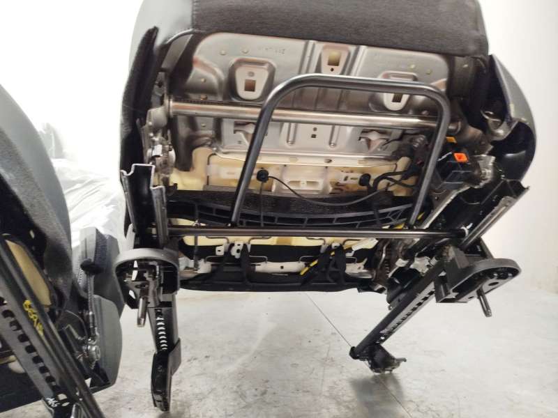 Recambio de juego asientos completo para ford tourneo courier 1.0 ecoboost referencia OEM IAM NOREF - Plata 11
