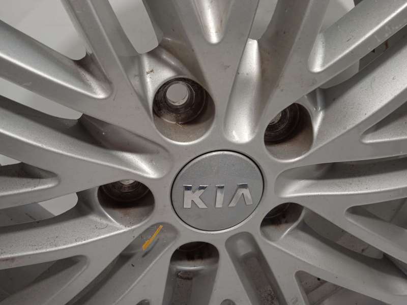 Recambio de llanta para kia carens iv van (a4) crdi referencia OEM IAM 52910A4750 4