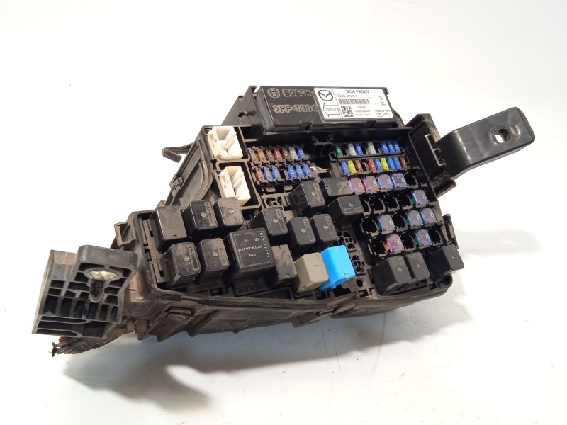 CAJA RELES / FUSIBLES KD45675X0C F005V01476