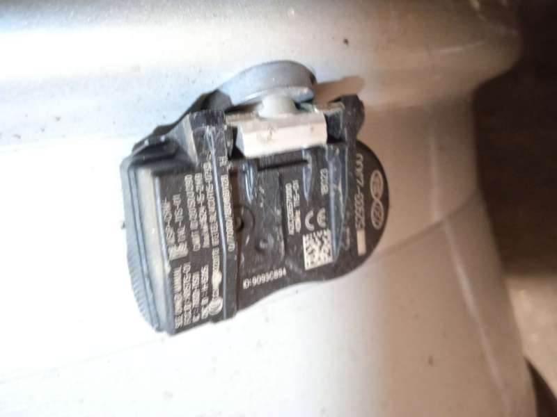 Recambio de llanta para kia carens iv van (a4) crdi referencia OEM IAM 52910A4750 9