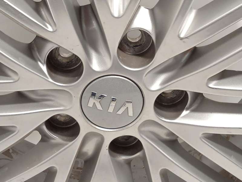 Recambio de llanta para kia carens iv van (a4) crdi referencia OEM IAM 52910A4750 3