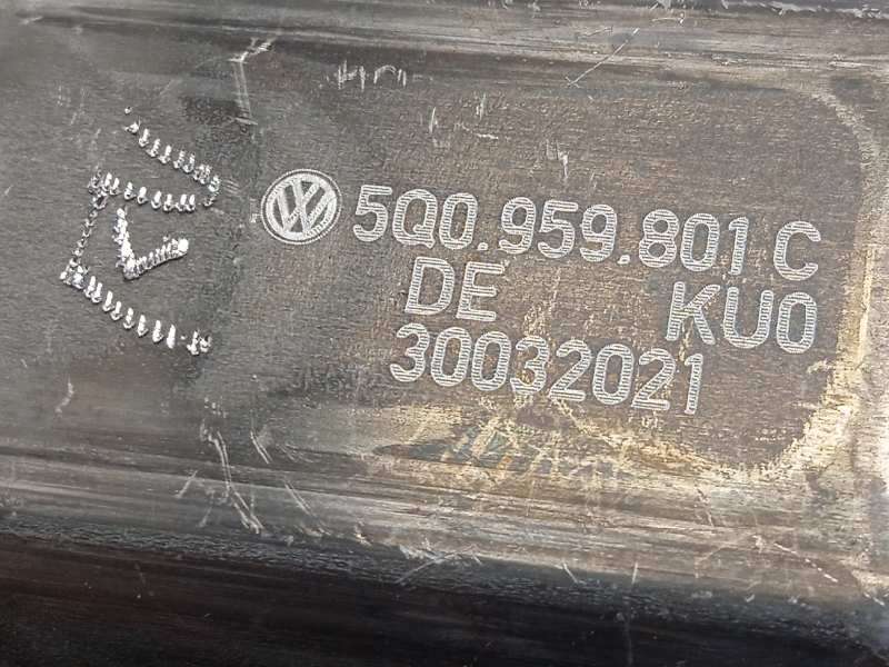 Recambio de elevalunas delantero izquierdo para skoda octavia lim. (nx3) 2.0 tdi referencia OEM IAM 5E3837655  5Q0959801C - Negro 4