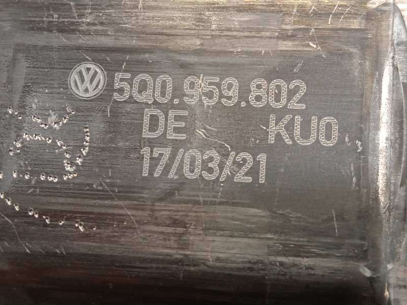 Recambio de elevalunas trasero derecho para skoda octavia lim. (nx3) 2.0 tdi referencia OEM IAM 5E3839656  5Q0959802 - Negro 4