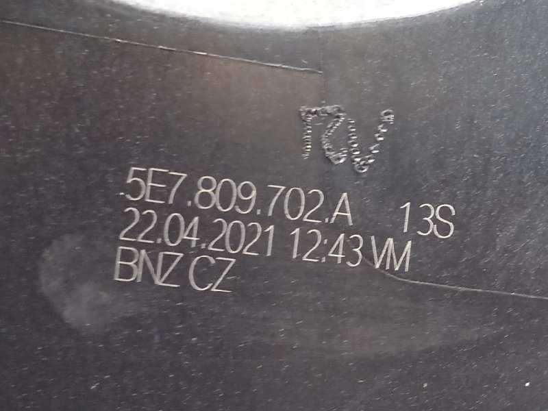 Recambio de tapa exterior combustible para skoda octavia lim. (nx3) 2.0 tdi referencia OEM IAM 5E7809702A - Negro 3
