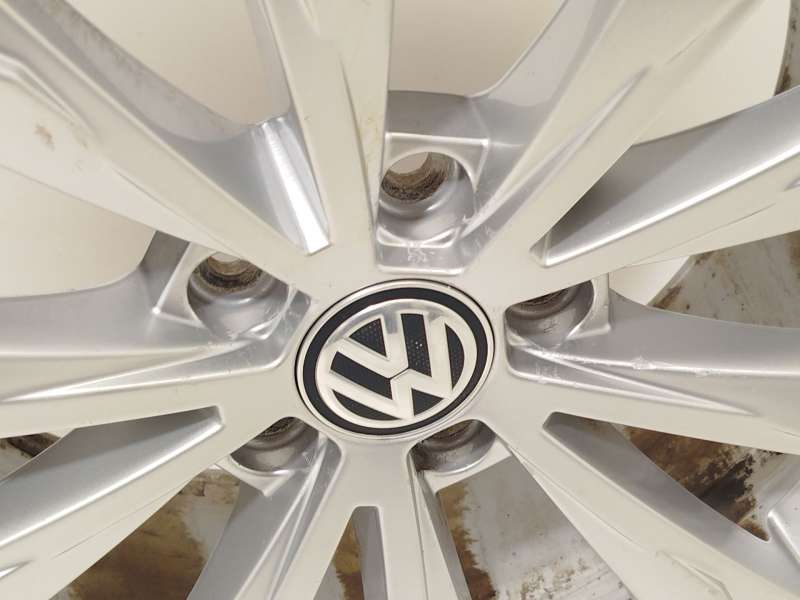 Recambio de llanta para volkswagen tiguan (ad1, ax1) 2.0 tdi referencia OEM IAM 5NA6010258Z8 4