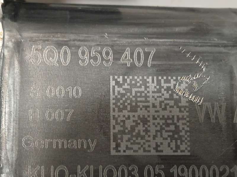 Recambio de elevalunas trasero izquierdo para volkswagen polo 1.0 referencia OEM IAM 2G6839461C  5Q0959407 5