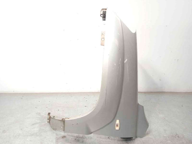 Recambio de aleta delantera izquierda para kia sportage 2.0 cat referencia OEM IAM 663110Z130
