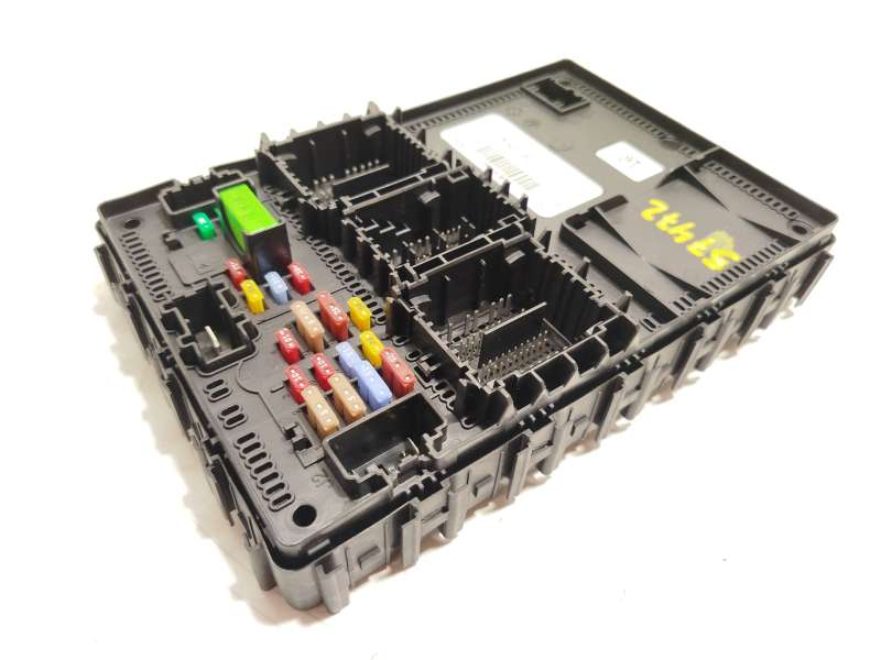 Recambio de caja reles / fusibles para ford tourneo courier 1.0 ecoboost referencia OEM IAM NU5T15604ECAG  F005V04280 - Azul 2