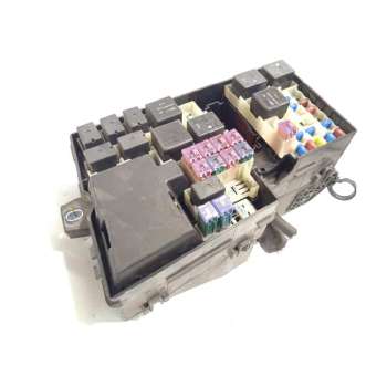 CAJA RELES / FUSIBLES BP4K66765 518818109 EG2166767