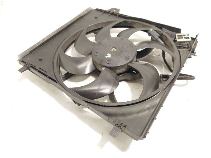 Recambio de electroventilador para peugeot 2008 ii (ud_, us_, uy_, uj_, ur_, uc_) 1.2 puretech 100 referencia OEM IAM 9827752980 - Negro 3