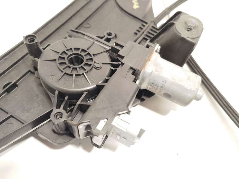 Recambio de elevalunas delantero derecho para peugeot 2008 ii (ud_, us_, uy_, uj_, ur_, uc_) 1.2 puretech 100 referencia OEM IAM - Negro 3