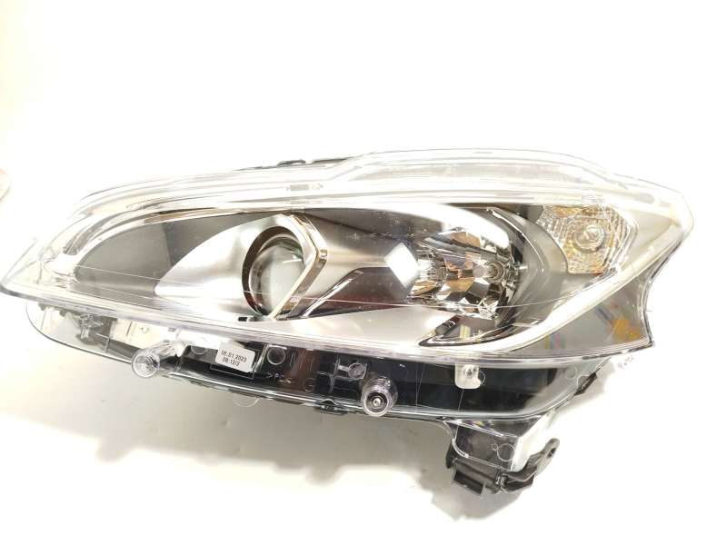 Recambio de faro izquierdo para peugeot 208 i (ca_, cc_) 1.6 hdi / bluehdi 75 referencia OEM IAM 1685352680  90068512 2