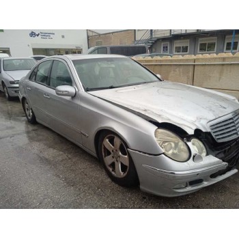 mercedes-benz clase e (w211) berlina del año 2002