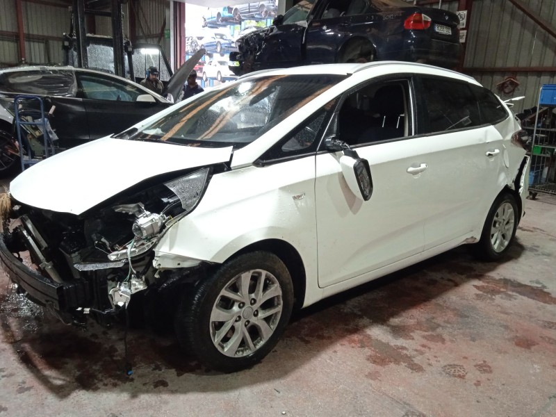 KIA CARENS IV