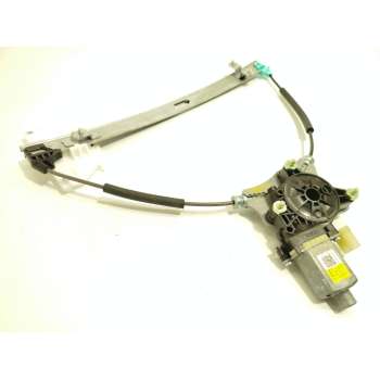 ELEVALUNAS DELANTERO DERECHO 82460H8000 