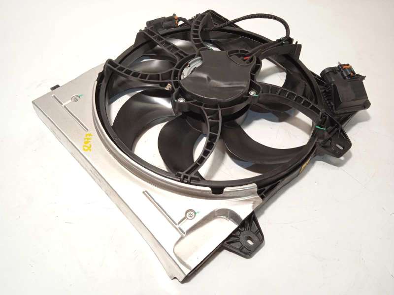 Recambio de electroventilador para peugeot 208 (p2) active referencia OEM IAM 9823959280 - Blanco 2