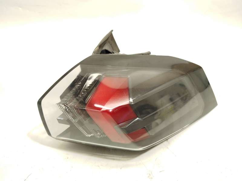 Recambio de piloto trasero derecho para peugeot 2008 ii (ud_, us_, uy_, uj_, ur_, uc_) 1.2 puretech 100 referencia OEM IAM 98381 - Negro