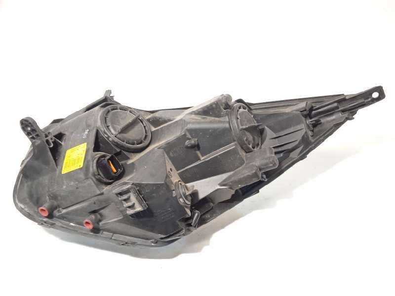Recambio de faro derecho para kia venga drive referencia OEM IAM 921021P000 3