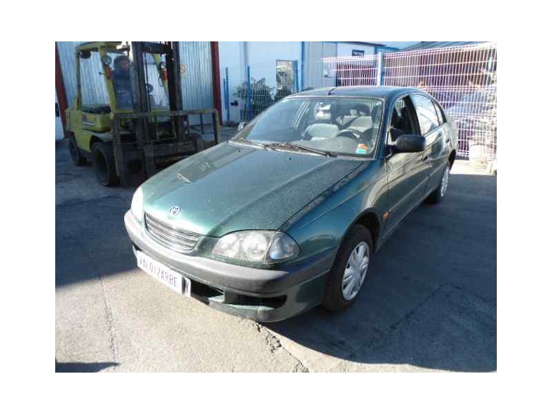 TOYOTA AVENSIS BERLINA (T 22)