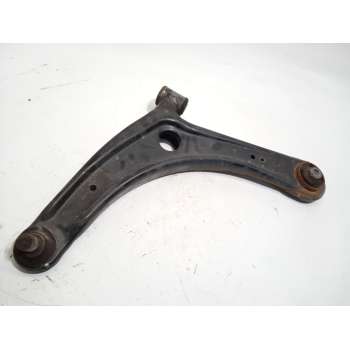 BRAZO SUSPENSION INFERIOR DELANTERO IZQUIERDO 4013A443 