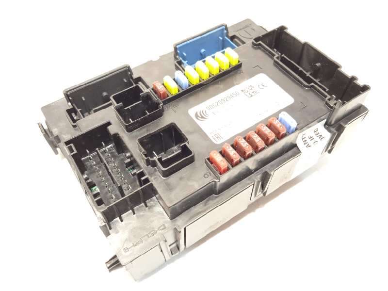 Recambio de caja reles / fusibles para jeep renegade 1.6 m-jet cat referencia OEM IAM 00520929450  520929450 - Negro 2