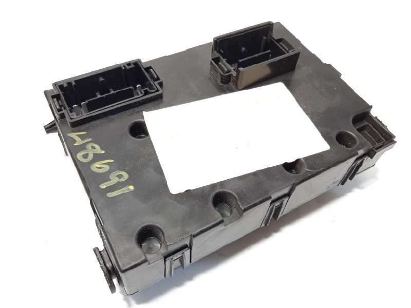 Recambio de caja reles / fusibles para jeep renegade 1.6 m-jet cat referencia OEM IAM 00520929450  520929450 - Negro 3