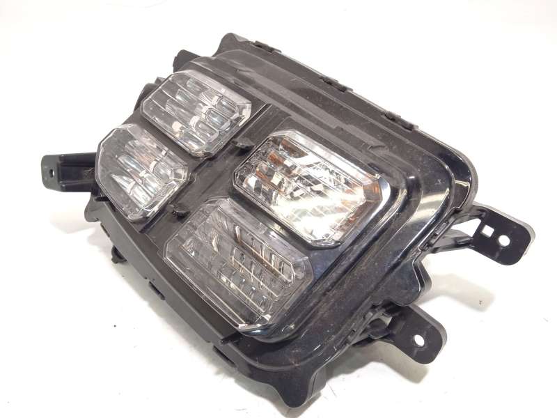 Recambio de faro antiniebla derecho para mitsubishi asx 2.0 mivec cat referencia OEM IAM 8315A084 - Blanco 2