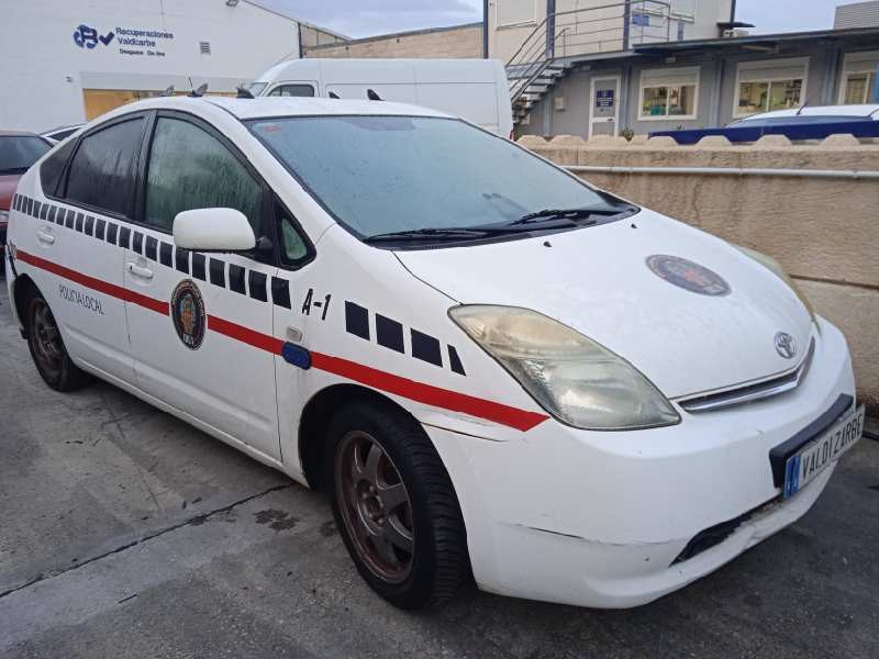 TOYOTA PRIUS (NHW20)