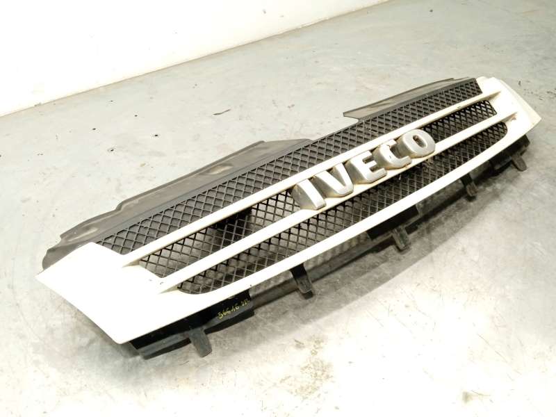 Recambio de rejilla delantera para iveco daily iv furgoneta 35s14 c, 35s14 c/p, 35s14 v, 35s14 v/p, 35c14 v,... referencia OEM I - Blanco 2