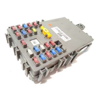 CAJA RELES / FUSIBLES 95977258 