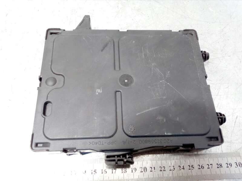 Recambio de caja reles / fusibles para renault kadjar limited referencia OEM IAM 284B13342R  A2C9791480300 - Blanco 2