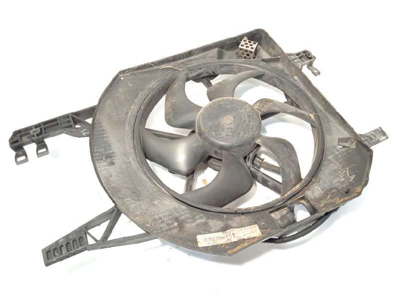 Recambio de electroventilador para nissan primastar (x..) kombi l1h1 2.7t (6 sitze) referencia OEM IAM 8200662039 - Blanco 3