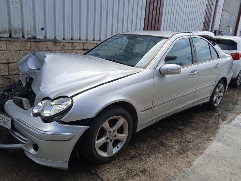 MERCEDES-BENZ CLASE C (W203) BERLINA