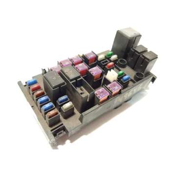 CAJA RELES / FUSIBLES 82241SC020 