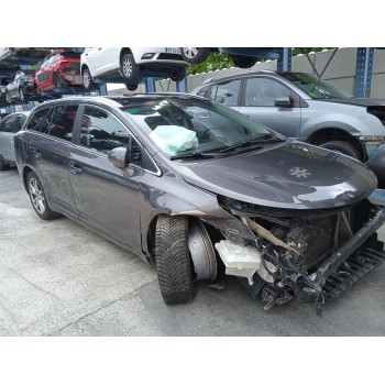 toyota avensis station wagon (_t27_) del año 2011