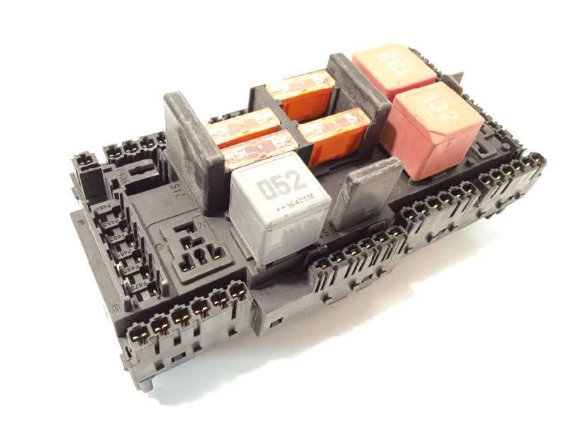 Recambio de caja reles / fusibles para mercedes-benz clase e familiar (bm 213) e 220 d (213.204) referencia OEM IAM A2139068801 - Negro