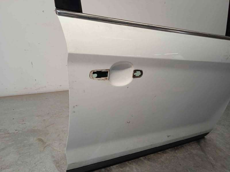 Recambio de puerta delantera derecha para ford kuga (cbv) trend referencia OEM IAM 1712678 - Blanco 2